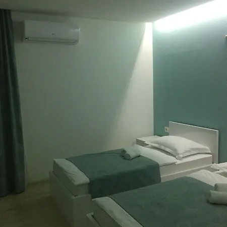 Bed & Breakfast Flowers