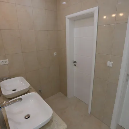 Flowers Bed & Breakfast