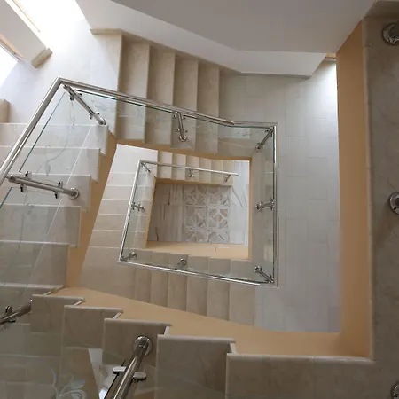 Bed & Breakfast Flowers