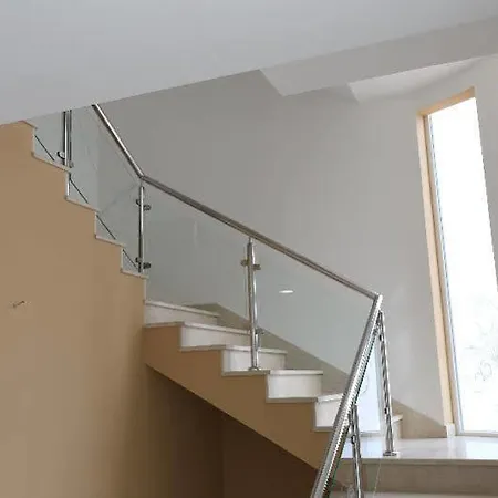 Flowers Bed and Breakfast 3*