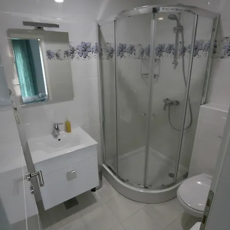 Bed & Breakfast Flowers 3*
