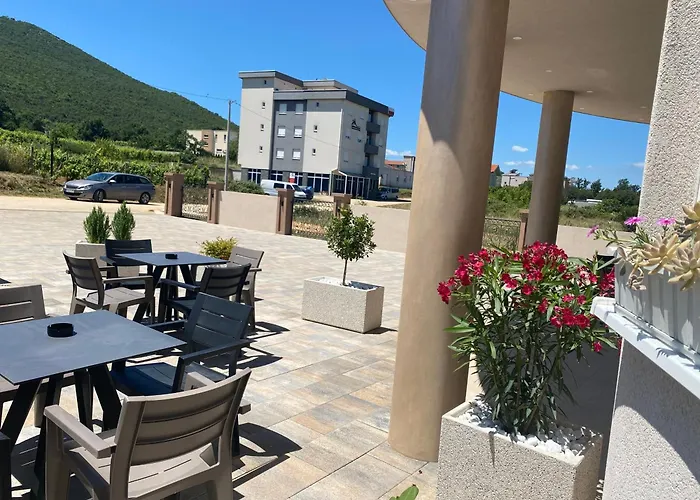 Bed & Breakfast Flowers 3*