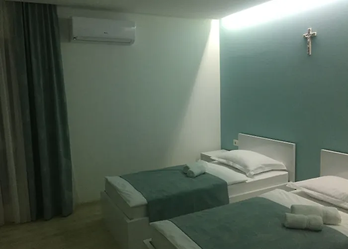 Bed & Breakfast Flowers