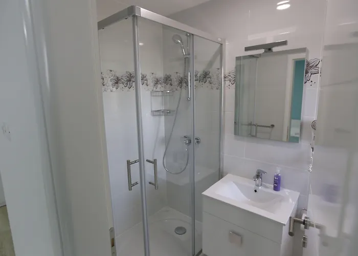 Flowers Bed & Breakfast 3*