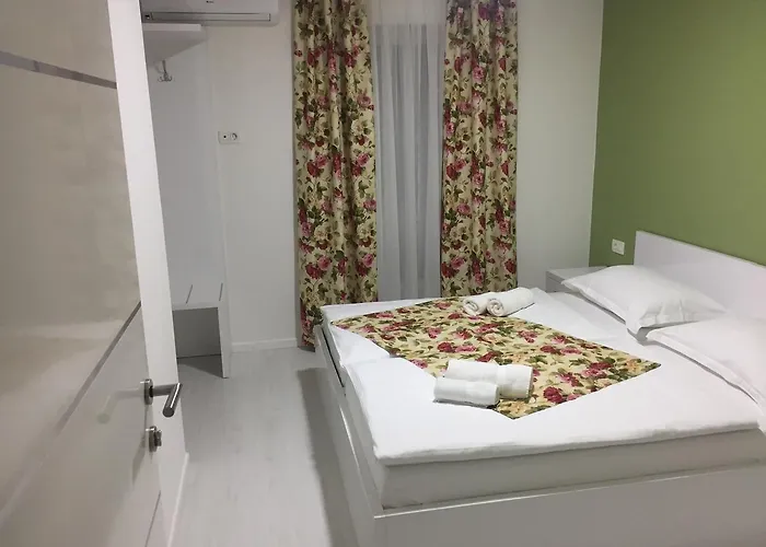 Flowers Bed & Breakfast